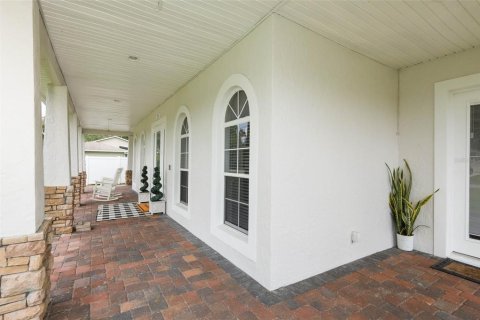 Villa ou maison à vendre à Chuluota, Floride: 4 chambres, 318.65 m2 № 2316463 - photo 4
