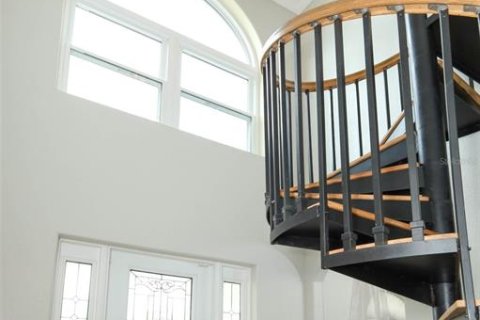 Villa ou maison à vendre à Chuluota, Floride: 4 chambres, 318.65 m2 № 2316463 - photo 6