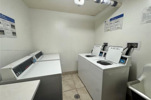 Copropriété à louer à Aventura, Floride: 2 chambres, 113.34 m2 № 1682242 - photo 23