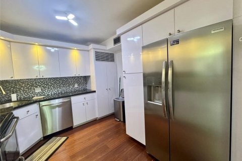 Copropriété à louer à Aventura, Floride: 2 chambres, 113.34 m2 № 1682242 - photo 4