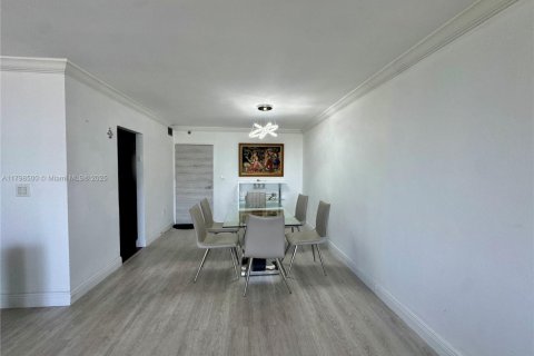 Copropriété à louer à Aventura, Floride: 2 chambres, 113.34 m2 № 1682242 - photo 12