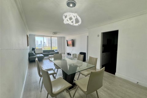 Copropriété à louer à Aventura, Floride: 2 chambres, 113.34 m2 № 1682242 - photo 13