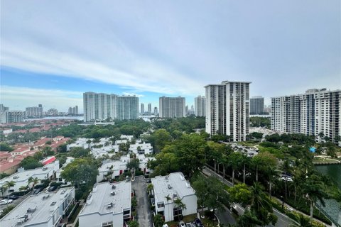 Copropriété à louer à Aventura, Floride: 2 chambres, 113.34 m2 № 1682242 - photo 2