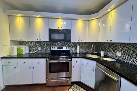 Copropriété à louer à Aventura, Floride: 2 chambres, 113.34 m2 № 1682242 - photo 5