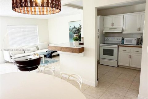 Villa ou maison à vendre à Delray Beach, Floride: 1 chambre, 76.27 m2 № 2080428 - photo 2