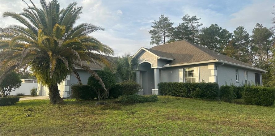 Villa ou maison à Ocala, Floride 3 chambres, 162.67 m2 № 2142044