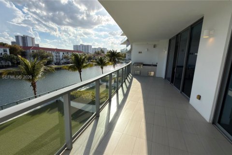 Condominio en Aventura, Florida, 3 dormitorios  № 2038367
