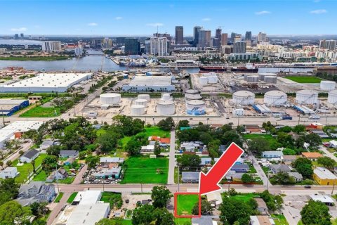 Land in Tampa, Florida № 2378054