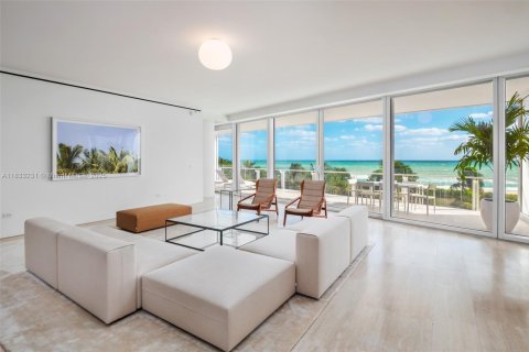Condo in Surfside, Florida, 4 bedrooms  № 1814732 - photo 1