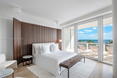 Condo in Surfside, Florida, 4 bedrooms  № 1814732 - photo 9