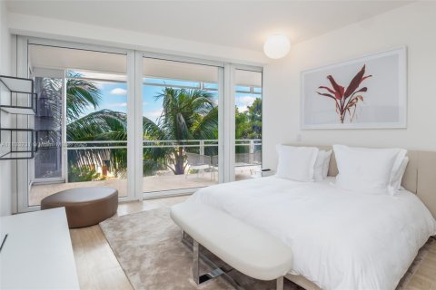 Condo in Surfside, Florida, 4 bedrooms  № 1814732 - photo 21