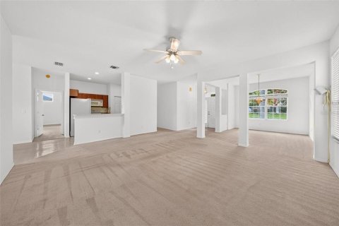 Casa en venta en Apopka, Florida, 3 dormitorios, 164.62 m2 № 2196321 - foto 13