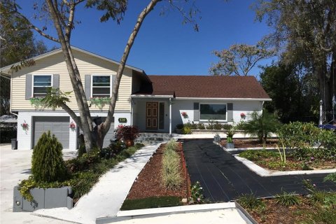 Villa ou maison à vendre à Babson Park, Floride: 5 chambres, 229.38 m2 № 1566443 - photo 1