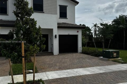 Touwnhouse à Pembroke Pines, Floride 4 chambres, 175.4 m2 № 2428316