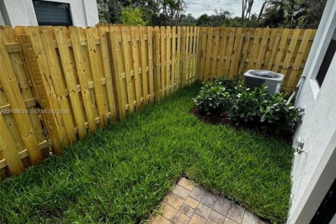 Touwnhouse à vendre à Pembroke Pines, Floride: 4 chambres, 175.4 m2 № 2428316 - photo 8