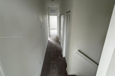 Touwnhouse à vendre à Pembroke Pines, Floride: 4 chambres, 175.4 m2 № 2428316 - photo 19