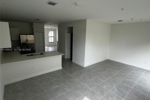 Touwnhouse à vendre à Pembroke Pines, Floride: 4 chambres, 175.4 m2 № 2428316 - photo 5