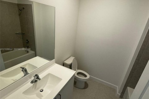 Touwnhouse à vendre à Pembroke Pines, Floride: 4 chambres, 175.4 m2 № 2428316 - photo 30