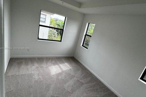 Touwnhouse à vendre à Pembroke Pines, Floride: 4 chambres, 175.4 m2 № 2428316 - photo 20