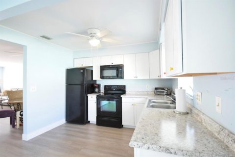 Condo in Pinellas Park, Florida, 2 bedrooms  № 988574 - photo 10