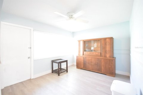 Condo in Pinellas Park, Florida, 2 bedrooms  № 988574 - photo 14