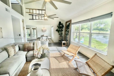 Villa ou maison à vendre à St. Lucie, Floride: 3 chambres, 174.28 m2 № 1947744 - photo 6