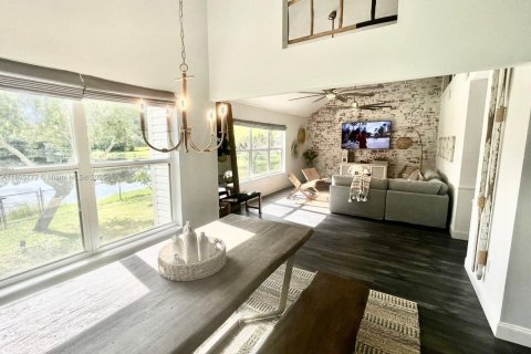 Villa ou maison à vendre à St. Lucie, Floride: 3 chambres, 174.28 m2 № 1947744 - photo 30
