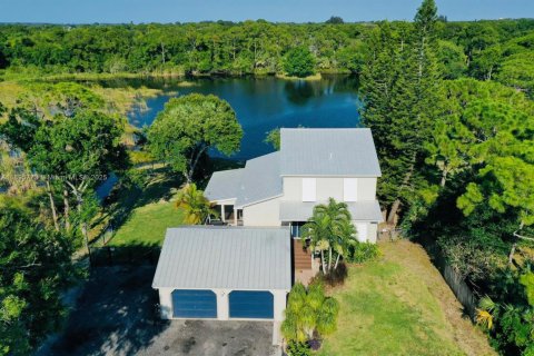 Villa ou maison à vendre à St. Lucie, Floride: 3 chambres, 174.28 m2 № 1947744 - photo 2