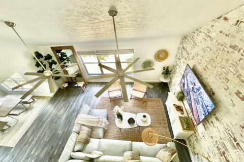 Villa ou maison à vendre à St. Lucie, Floride: 3 chambres, 174.28 m2 № 1947744 - photo 4