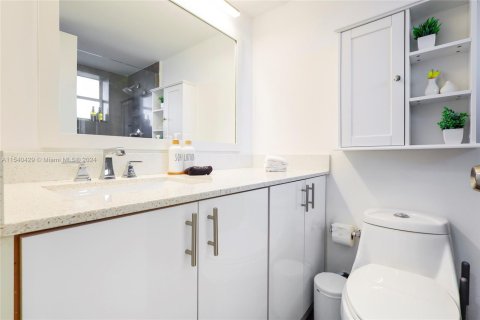Condominio en alquiler en North Bay Village, Florida, 41.25 m2 № 1938097 - foto 16