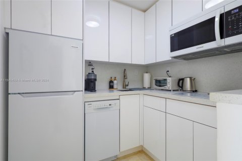 Condominio en alquiler en North Bay Village, Florida, 41.25 m2 № 1938097 - foto 6