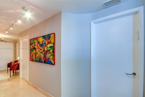 Condo in Aventura, Florida, 3 bedrooms  № 1874800 - photo 19