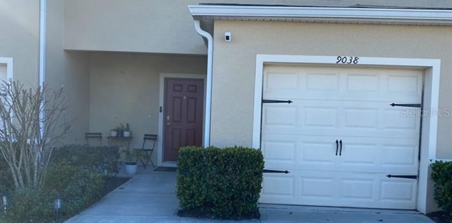 Adosado en Kissimmee, Florida 3 dormitorios, 142.14 m2 № 1581795