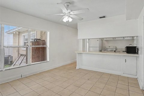 House in Orlando, Florida 3 bedrooms, 88.26 sq.m. № 2227701 - photo 15