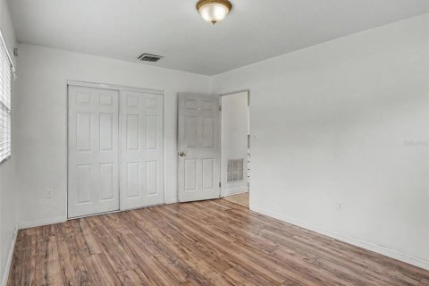 House in Orlando, Florida 3 bedrooms, 88.26 sq.m. № 2227701 - photo 23
