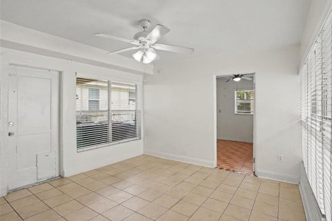 House in Orlando, Florida 3 bedrooms, 88.26 sq.m. № 2227701 - photo 12