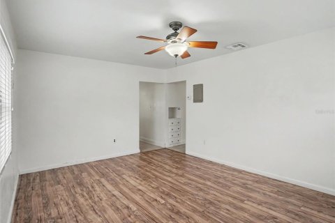 House in Orlando, Florida 3 bedrooms, 88.26 sq.m. № 2227701 - photo 3