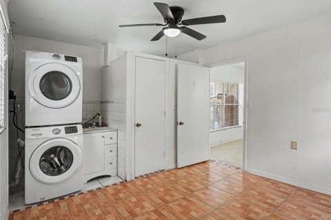 House in Orlando, Florida 3 bedrooms, 88.26 sq.m. № 2227701 - photo 19