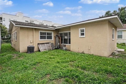 House in Orlando, Florida 3 bedrooms, 88.26 sq.m. № 2227701 - photo 10