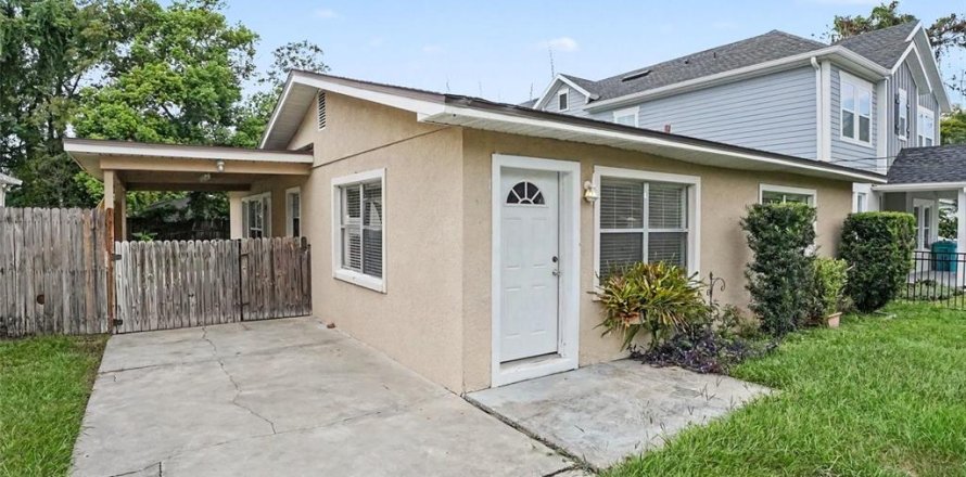 House in Orlando, Florida 3 bedrooms, 88.26 sq.m. № 2227701