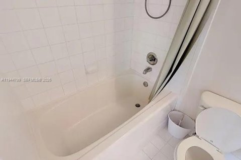 Condominio en venta en West Palm Beach, Florida, 1 dormitorio № 2001394 - foto 20