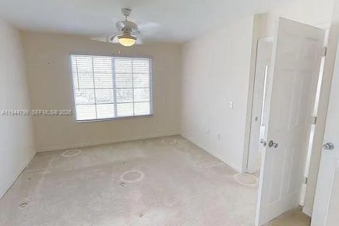 Condominio en West Palm Beach, Florida, 1 dormitorio  № 2001394