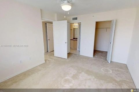 Condominio en venta en West Palm Beach, Florida, 1 dormitorio № 2001394 - foto 16