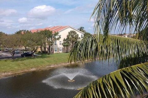 Condo in West Palm Beach, Florida, 1 bedroom № 2001394 - photo 24