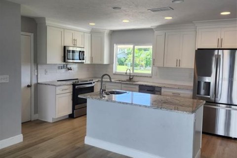 Casa en alquiler en Cape Coral, Florida, 3 dormitorios, 132.39 m2 № 1903170 - foto 3