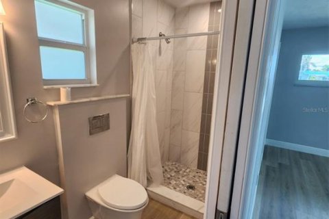 Casa en alquiler en Cape Coral, Florida, 3 dormitorios, 132.39 m2 № 1903170 - foto 10