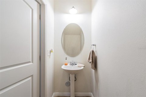 Adosado en venta en Tampa, Florida, 2 dormitorios, 147.9 m2 № 1895174 - foto 11