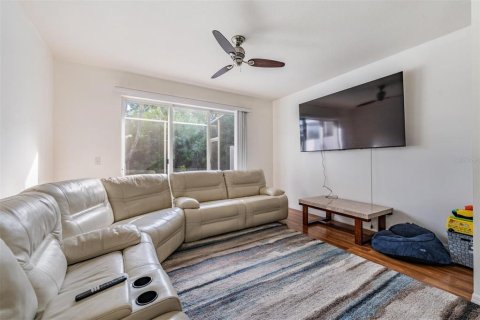 Adosado en venta en Tampa, Florida, 2 dormitorios, 147.9 m2 № 1895174 - foto 2