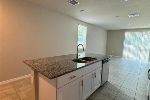 Casa en alquiler en Winter Haven, Florida, 3 dormitorios, 117.89 m2 № 2156234 - foto 5