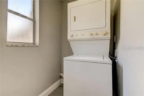Condo in Safety Harbor, Florida, 2 bedrooms № 2221525 - photo 12